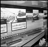 Statens Järnvägar, SJ utställning av ett modelltåg  mot framtiden som är en gåva med anledningen av 100-årsjubileum 1956-12-01.