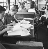 Statens Järnvägar, SJ Tåghem.
Skolundervisning i sällskapsvagnen.
(Blackebergs Lärov. tåghem)