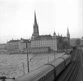 Tåg på Söderströmsbron