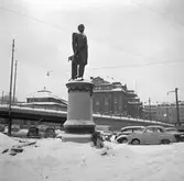 Krans vid Nils Erikssons staty, Järnvägsparken