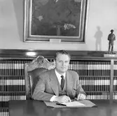 Generaldirektör Erik Upmark i plenisalen Statens Järnvägars, SJ, huvudkontor Centralstationen