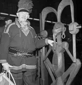 Invigning av konstverk Centralstationen
Same vid räcket i Centralstationen