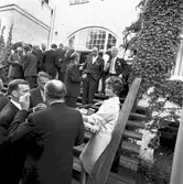 Svenska lokaltrafikförbundets, SLTF:s årsmöte. Cigarettflicka