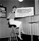 Information för Skandinaver på besök i Berlin. Biljetter till sightseeingturer
och nattklubbsturer. Svenska tidningar.
Tickets for Sightseeing Tours trough West and East-Berlin. Nightclub- Tours, etc.
Personal. Statens Järnvägars Resebyrå