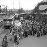 Borås Centralstation. Elektrifiering av sträckan Borås-Alvesta. Första eltåget, SJ Rb2 1003. Plattform 1.