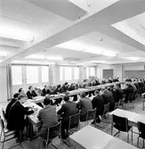 Brittisk Företagsnämnd. Generaldirektör, Gd, Erik Upmark, 8:a från vänster vid det bakre bordet