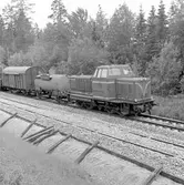 Spårrevision. Räls och slipersbyte (betongslipers). Linjen Rotebro, R - Zlpv. SJ T21 79