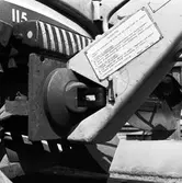 Kopplingsanordning mellan motorvagn och lok med instruktionsskylt