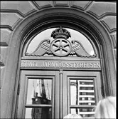 Skylt för Centralförvaltningens huvudingång. Norr om huvudingången till Centralstation och väntsal.