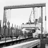 Godsvagnar på rampen till tågfärjan Statens Järnvägar SJ 