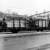 Statens Järnvägar, SJ Os. Vagn med virkeslast i Värtan