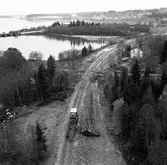 Industrispåret Skönvik - Tundal. Spåret går till största delen på spårvägens gamla banvall. Till vänster syns gamla färjeläget för färjan till Alnön.