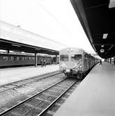 Statenes Järnvägar SJ X1. Trafikstart för X1:orna inom AB Storstockholms Lokaltrafik