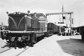 Statens Järnvägar, SJ T21 105.Tågfärjan S/S Starke i Värtahamnen. Ombordtagning av godsvagnar
