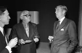 Filmpris. Generaldirektör Statens Järnvägar Lars Peterson till vänster