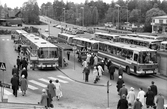 Busshållplats resande med utflyktståg från Värmland.