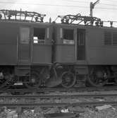 Tågolycka i Väsby.  Multipelkörda D-lok, sammanpressade vid kollisionen.