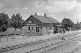Vallby järnvägsstation.