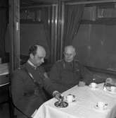 Den första resan med eldrift på sträckan Långsele-Boden. General Thörnell och byråchef Wrede i samspråk.