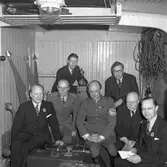 Filmvisning på eltåget i samband med invigningen av eldrift på sträckan Långsele-Boden. På bilden syns bl a byråchef Wrede och byråchef Lindqvist.