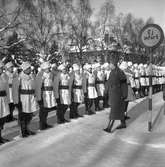 Norrbottens regemente paraderar för Kronprins Gustaf Adolf i Boden i samband med invigningen av eldrift på sträckan Långsele-Boden.