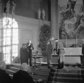 Medaljutdelning till SJ personal i Överluleå kyrka i samband med invigningen av eldrift på sträckan Långsele-Boden.