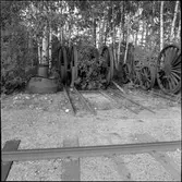 Ångdom och vagnshjul mm på Vislanda skrotplats.