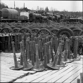 Ånglok, vagnshjul och 98- buffertar mm på Vislanda skrotplats.