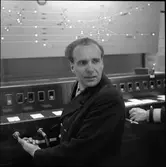 Personal vid det elektroniska ställverket.