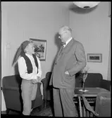 Alf Larsson som Nils Holgersson hälsar på landshövdingen i Kalmar.