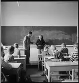 Alf Larsson som Nils Holgersson besöker skolungdomar i Karlskrona.