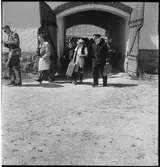 Alf Larsson lämnar hemmet inför resan som Nils Holgersson.