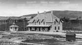 Stationen anlades 1902. 1942 ombyggdes stationshuset, varvid såväl tjänstelokaler som bostadslägenhet moderniserades. Bangården utökades 1941 med två nya spår och 1943 fick stationen spårsanslutning till Smedjebackens Valsverks bruksområde