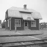 Hållplats anlagd 1906. Envånings stationshus i trä