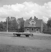 Statens Järnvägar, SJ Godsvagn 320626
Trafikplats anlagd 1915. Tvåvånings stationshus i trä
SJ 320676
