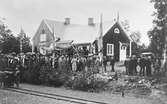 Invigning
Namnet var före 9/5 1948 ÄLGHULTSBY. Station anlagd 1922. En- och halvvånings stationshus i trä, byggt i vinkel
