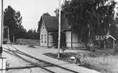 MÅJ ,Mönsterås Järnväg
Sandslätt banvaktstuga.
Hållplats öppnad 1908