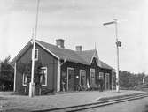 Station öppnad 27.9.1894, nedlagd 31.10.1959. Envånings stationshus i trä, förlängt 1906. Stationshuset kvar i gott skick med skylt och semafor 1988 Trafikplats anlagd 1894. Expedition och bostad renoverade 1942-43