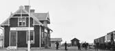 Stationen anlades 1899. Stationshuset tillbyggdes 1916 och vidare utbyggdes bangården samtidigt. Stationshus i en och en halv våning i trä, med två gavlar mitt på huset mot banan