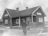 Stationsföreståndare Oscar Karlsson omkr. år 1909.