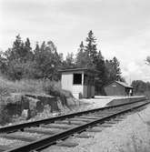 Sedan järnvägen mellan Skärblacka och Finspång, 1962-07-22, byggts om till normalspårig ändrades stationen i Ljusfors till Hållplats.