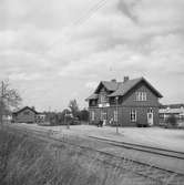 Jämshög station anlagd 1901. Tvåvånings stationshus i trä  Stationen hette Jämshögsby före 1951-01-01, då smalspåriga Holjebanan nedlades.