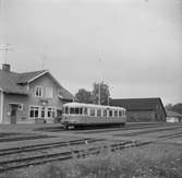 Åseda station. På spåret står SJ YP 900. Tidigare littera var YC05p från 1955 och YB05p från 1956.