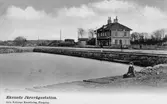 Järnvägsstation i Eksund.
Öppnad för trafik 1872.
Stationshuset anlagd 1906.
Vid järnvägsspåret mellan Norrköping och Linköping.
Eldrift kom på denna bandel 1932