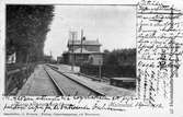 Norra stationen i Halmstad. Vid järnvägsspåret mellan Halmstad och Varberg
Tidpunkten för bilden bör vara lite tidigare än  år 1902 som står på vykortet. Text på vykort: 