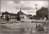 Flens stationshus sett från parken på gatusidan.