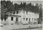 Deje järnvägsstation med stationshuset som byggdes i slutet på 1940- talet.