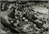 Flygfoto över Högsby med Högsby kyrka i bakgrunden.