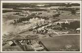 Flygfoto av industrier i Sala. Strå Kalkbruk i centrum.