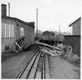 Växeltåg kolliderar med traktor.